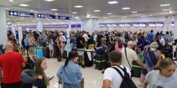 Clima en Tijuana provoca demoras y cancelaciones de vuelos en Cancún