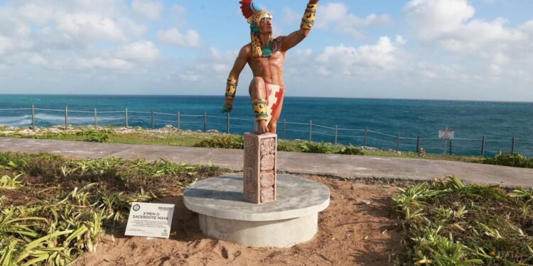 Inauguran nuevas esculturas en Punta Sur para fortalecer identidad cultural de Isla Mujeres