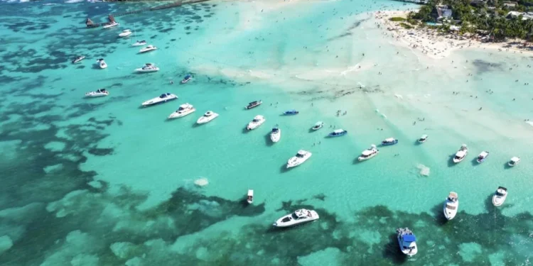 Capitanía de Puerto reportan hundimiento de velero frente a Punta Sam, Isla Mujeres