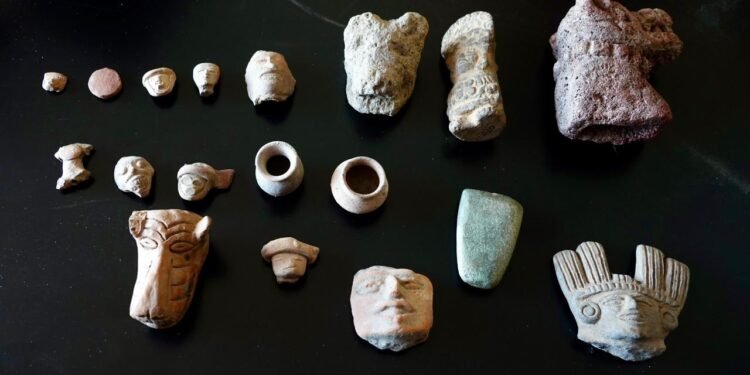 Regresan del extranjero piezas clave del legado histórico y prehispánico de México