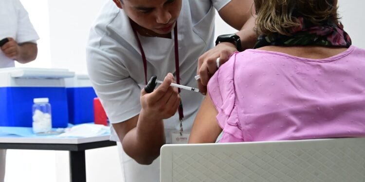 Cero casos de ‘súper gripe’ en México: Salud llama a vacunarse esta temporada