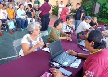 Benefician a usuarios vulnerables con tarjetas para pago en las rutas de Ko’ox