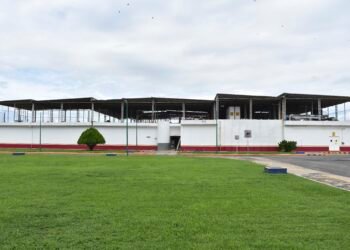 Planta contra el gusano barrenador en Chiapas avanza 50% y alista operación en 2026