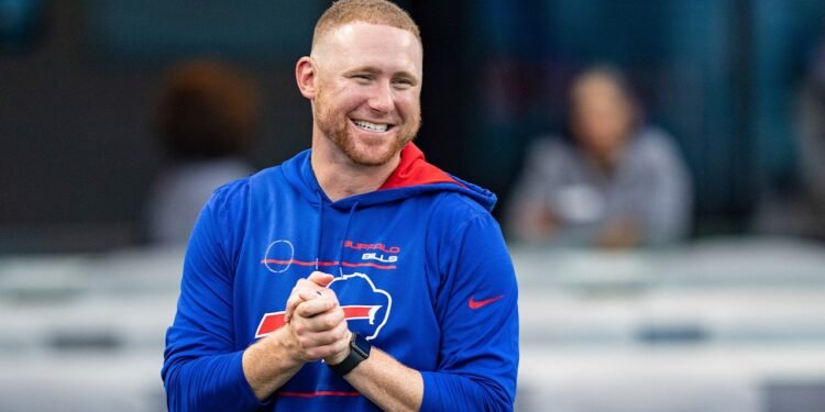 De la ofensiva al liderazgo total; Joe Brady es promovido para tomar el mando en Buffalo