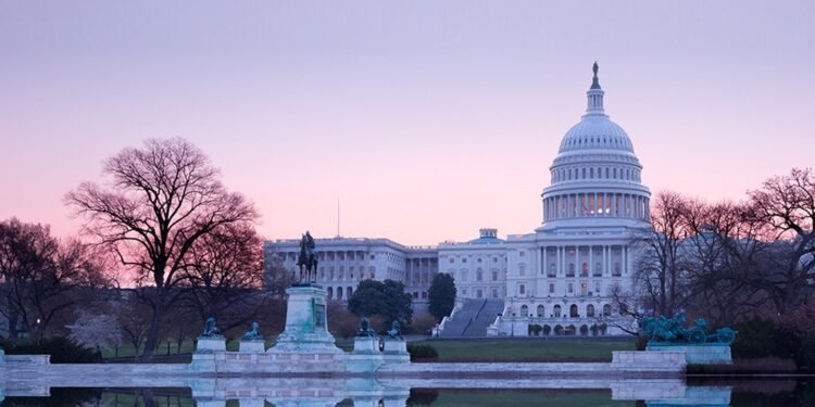 Senado estadounidense quiere atar las manos a Trump en tema Venezuela