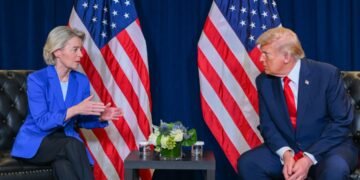 Guerra comercial a la vista: la UE congela acuerdo con EU tras amenaza de aranceles