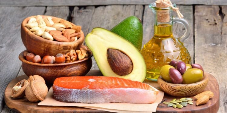 Gobierno de Trump promueve dejar de comer alimentos ultra procesados en su guía “Eat the real food”