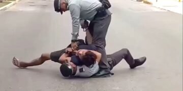 ¡De película! Elementos de la Guardia Nacional  dan show al intentar detener a un joven