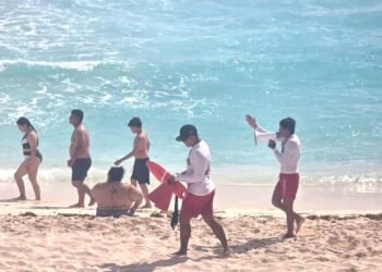 Por frente frío cierran puertos a embarcaciones menores en Cancún