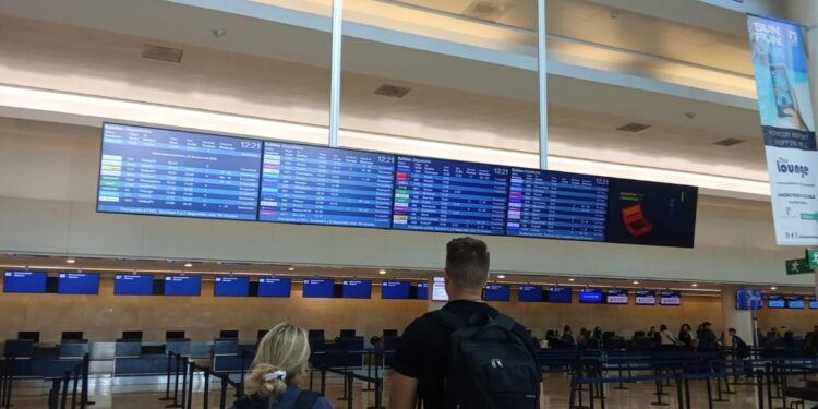 Aeropuerto de Cancún amplía racha a la baja en arranque de 2026