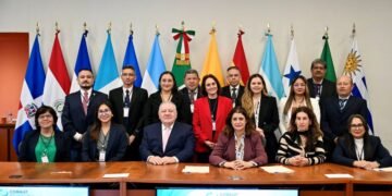 Recibe Rafael Marín, titular de la ANAM, a aduaneros de Iberoamérica