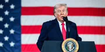 “La gente merece saber”: Trump abre la puerta a revelar secretos sobre extraterrestres