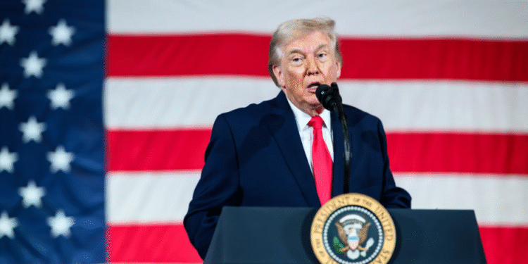 “La gente merece saber”: Trump abre la puerta a revelar secretos sobre extraterrestres