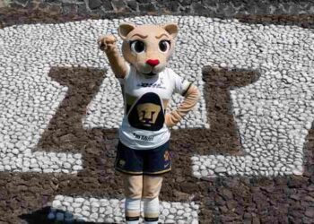 Goya, la nueva mascota de Pumas, debuta como un símbolo de igualdad y orgullo universitario