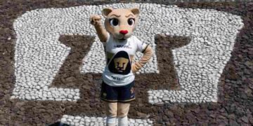 Goya, la nueva mascota de Pumas, debuta como un símbolo de igualdad y orgullo universitario