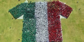 Chiapas logra Récord Guinness con playera humana “XXXL” y mete a México en la historia