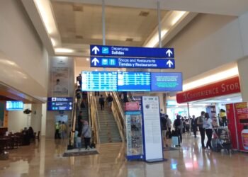 Turistas alertan por robo de maletas en aeropuerto de Cancún