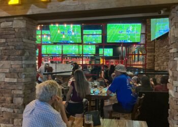 La afición prefirió el sofá: Restauranteros no logran repunte con el Súper Bowl