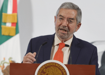 SRE pide a mexicanos evitar viajar a Irán e Israel