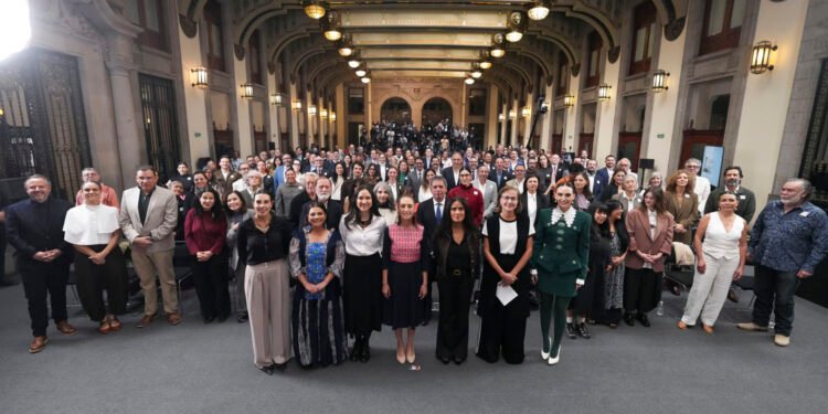 Películas con sello mexicano: nuevo impulso fiscal para la industria, anuncian Sheinbaum y Hayek