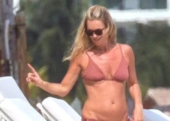 La supermodelo Kate Moss y su hija Lila disfrutan sus vacaciones en playas de Tulum