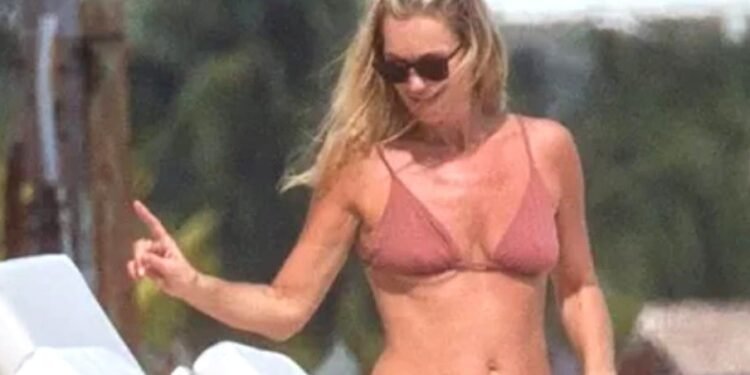 La supermodelo Kate Moss y su hija Lila disfrutan sus vacaciones en playas de Tulum