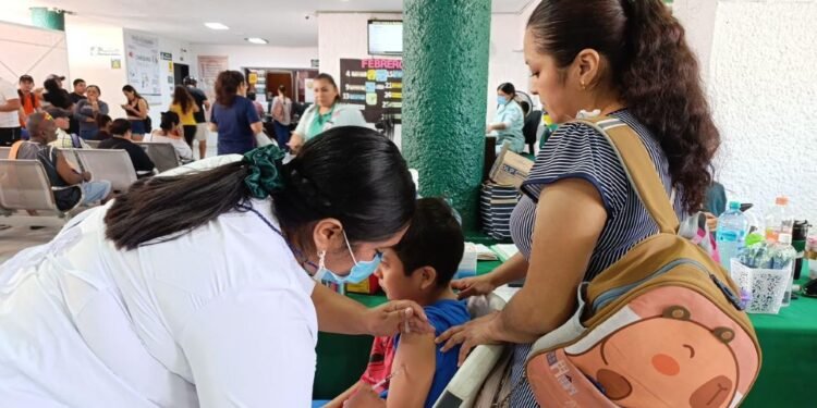 Llevan jeringas antisarampión a los carnavales de Cancún, Playa, Cozumel y Puerto Morelos