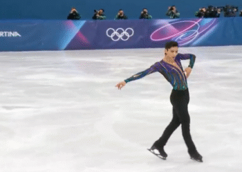 Patinaje artístico: emoción y espectáculo en el debut olímpico varonil; Donovan supera prueba