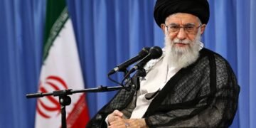 Escala tensión entre Estados Unidos e Irán: países ordenan evacuaciones y elevan alertas de viaje