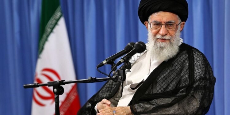 Escala tensión entre Estados Unidos e Irán: países ordenan evacuaciones y elevan alertas de viaje