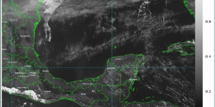 Oleaje y rachas fuertes frenan actividad marítima en el Caribe mexicano