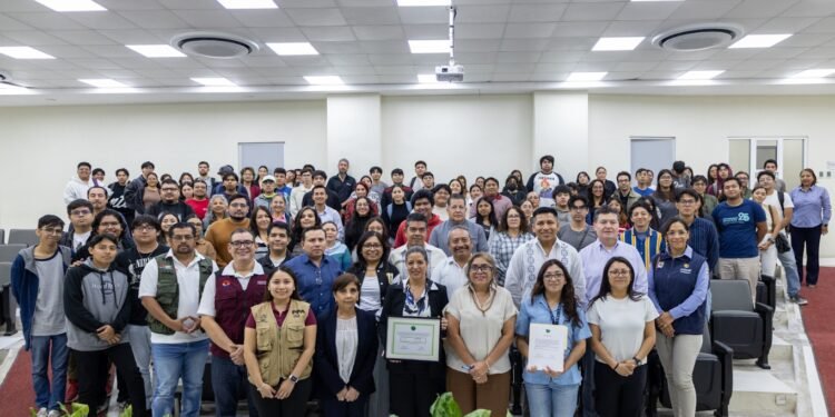 Aliados nocturnos bajo resguardo: premian cueva de murciélagos en la Universidad del Caribe