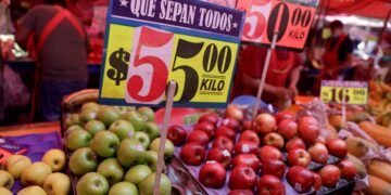 Inflación de 4.6% rebasa estimaciones: frutas, verduras y transporte lideran aumentos