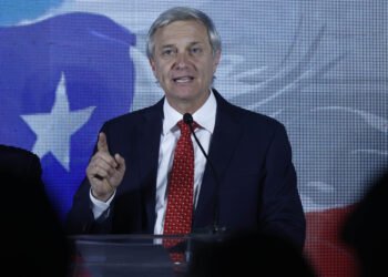Chile cambia de rumbo político: José Antonio Kast asume la presidencia, promete control migratorio
