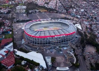 Luto en el Estadio Banorte: aficionado cae desde un palco y muere antes del silbatazo inicial