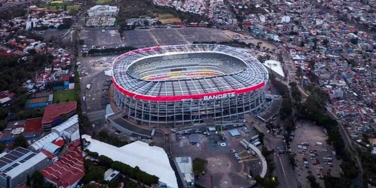 Luto en el Estadio Banorte: aficionado cae desde un palco y muere antes del silbatazo inicial