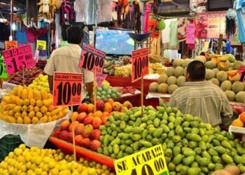 Fruta y verdura, lo que más subió de precio; Inflación en México sube a 4.02% anual en febrero