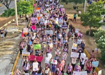 Siguen sin volver a casa 328 mujeres; miles de mujeres exigen poner fin a la violencia de género