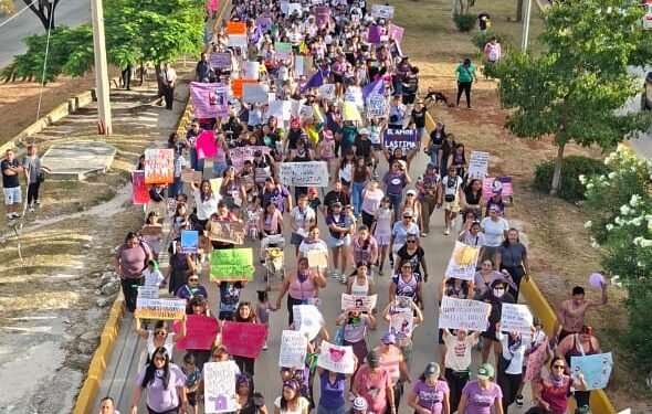 Siguen sin volver a casa 328 mujeres; miles de mujeres exigen poner fin a la violencia de género