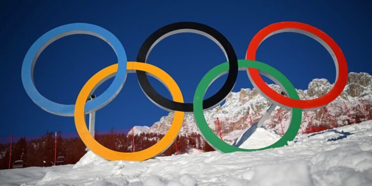 Nueva política del COI deja fuera a mujeres trans de competencias femeninas