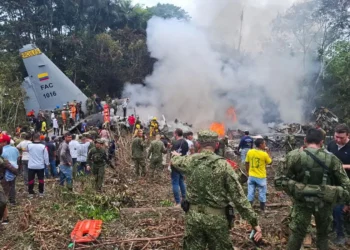 Se estrella avión militar en Colombia: tragedia deja muertos y decenas de heridos en Putumayo