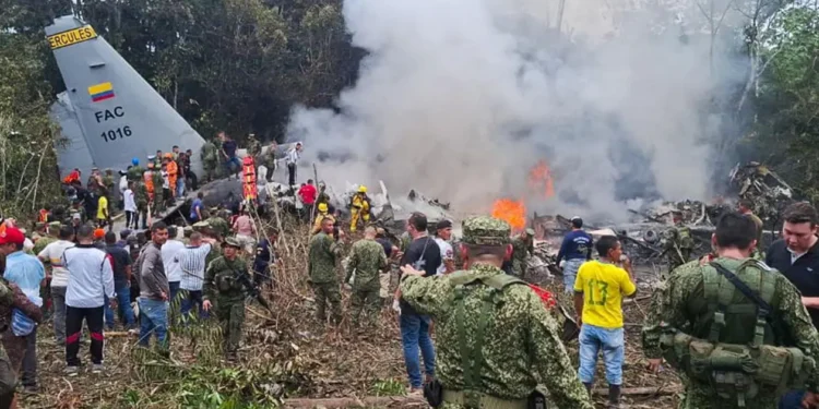 Se estrella avión militar en Colombia: tragedia deja muertos y decenas de heridos en Putumayo