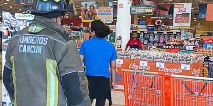 Alarma en Chedraui por explosión dentro de la tienda moviliza a Bomberos de Cancún