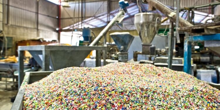 Industria del plástico impulsa el programa OCS México para evitar emisiones de pellets