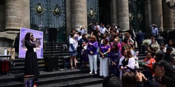 Metal sinfónico y madres buscadoras llega al Congreso de la CDMX