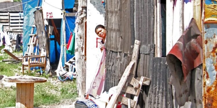 Más de 200 mil personas en asentamientos irregulares enfrentan crisis de agua en Cancún