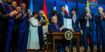 Trump reúne a aliados latinoamericanos en cumbre… pero México queda fuera