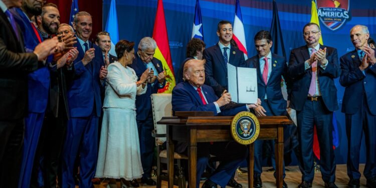 Trump reúne a aliados latinoamericanos en cumbre… pero México queda fuera