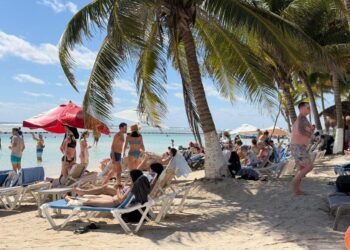 Buena semana para el turismo en el Caribe mexicano: sol, alta afluencia y poco sargazo