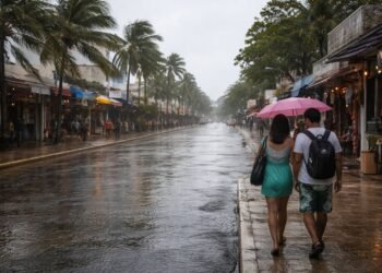 Saca el paraguas: lluvias y viento seguirán en Quintana Roo toda la semana